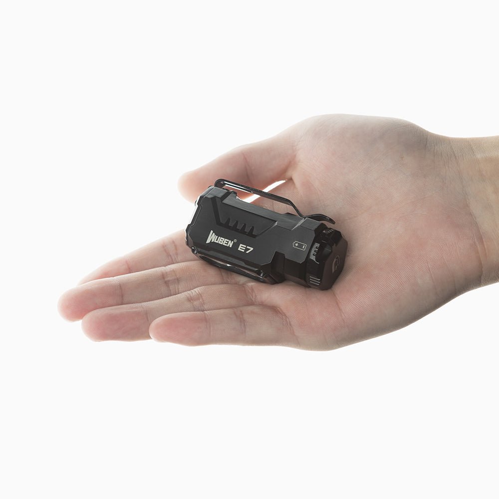 Lanterna EDC multifuncional E7 1800 lúmens